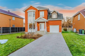 Spacious Home! 5 King Beds, 1 Queen, Modern Luxury, Free Parking